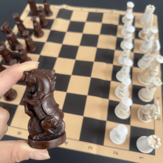 Big Vintage Leather Chessboard - Gypsum + Resin Pieces